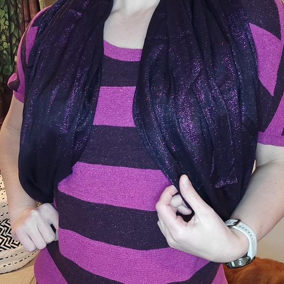 Pink  Scarf - Picture 5 of 5